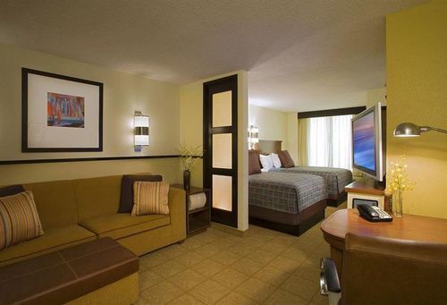 Hyatt Place Airport Hotel 3*